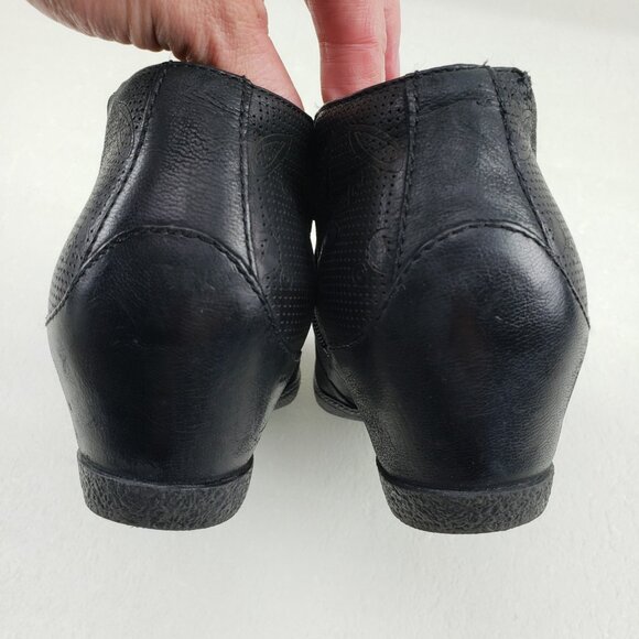Dansko Luann Wedge Ankle Boot Womens 9.5-10 40 EU Black Leather Floral Side Zip - Picture 9 of 13